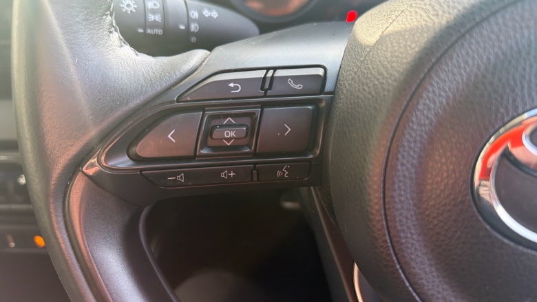 Toyota Yaris 1.5 Hybrid Design 5dr CVT Hybrid Hatchback